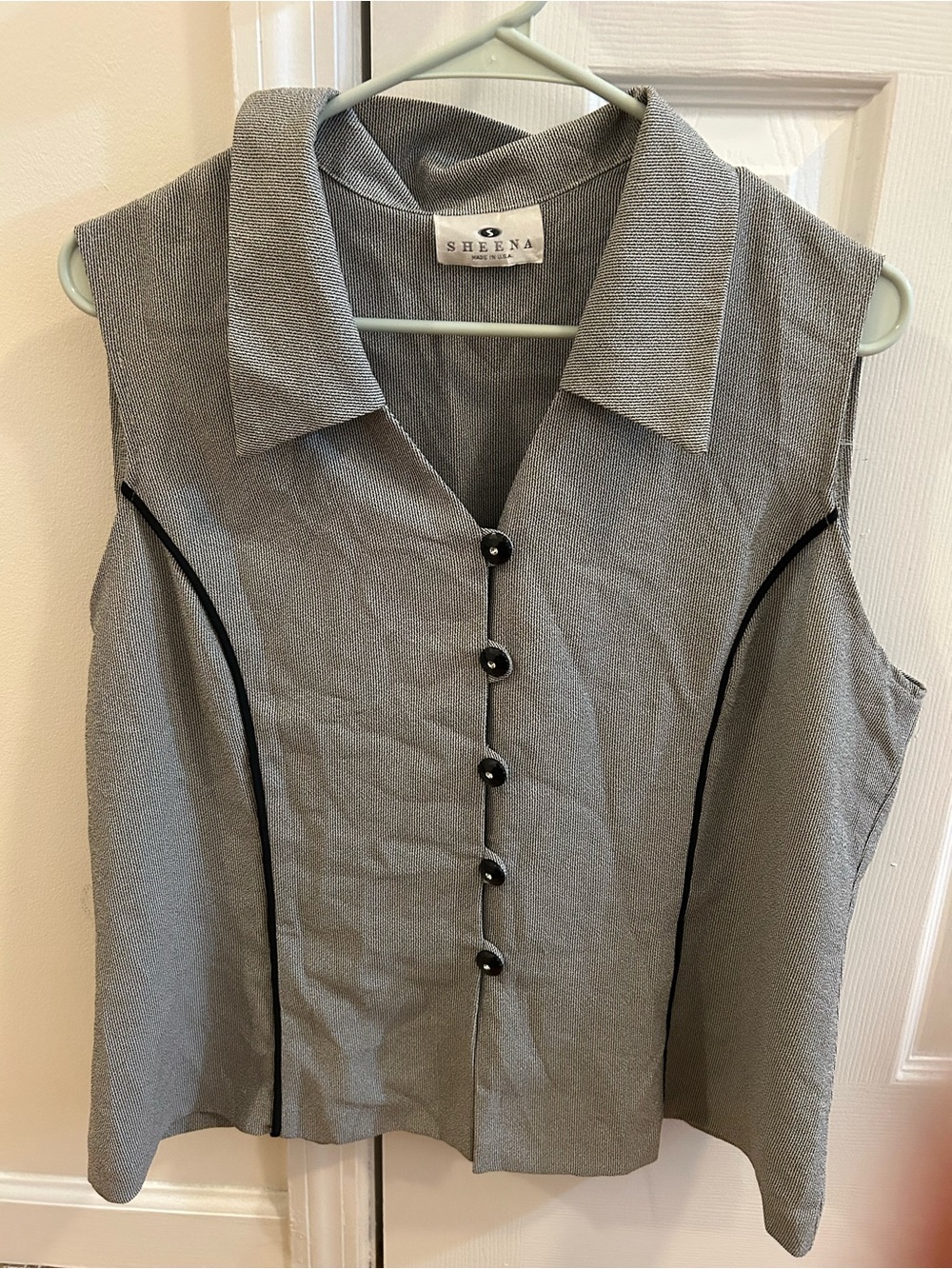Sleeveless Button-Front Blouse in Gray with Black Trim